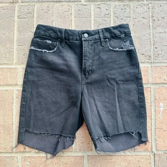 Good American Women's Black High Rise Distressed Jeans Bermuda Shorts Size 2 NWT - Picture 1 of 3